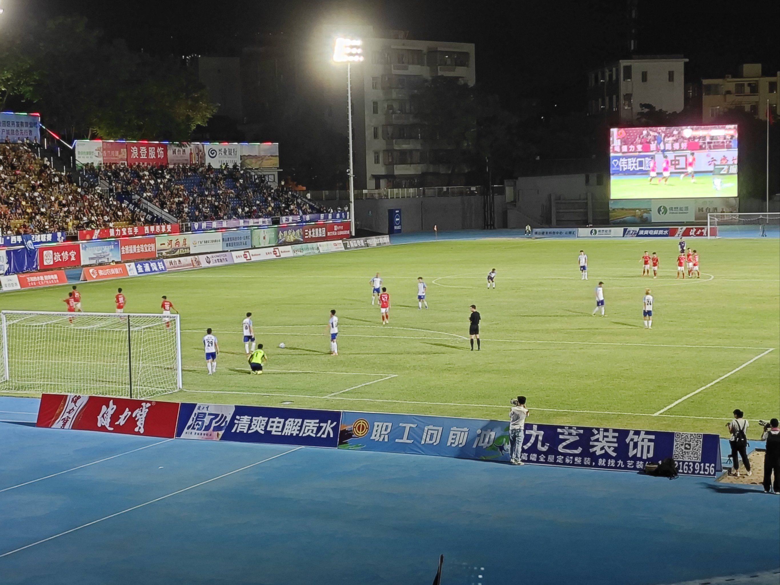 卓越的球技展现,球场激情涌动 卓越的球技展现,球场激情涌动