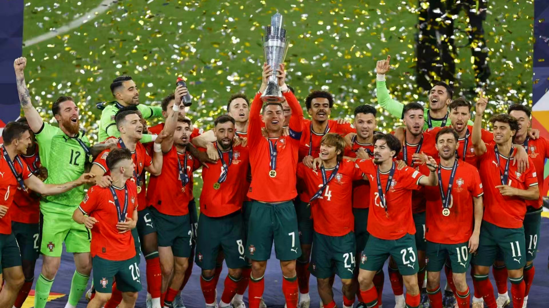 欧国联比赛轮番上演,人气高涨 欧国联比赛轮番上演,人气高涨