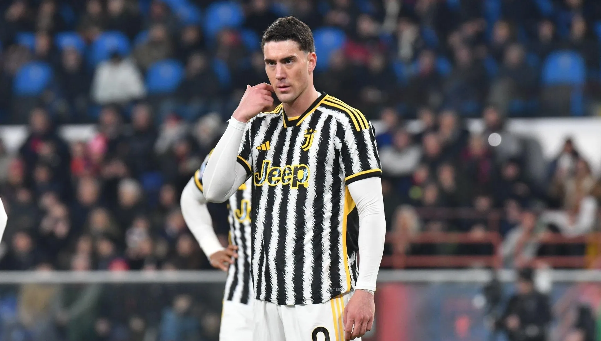 包含尤文图斯连败告急，对手轻松击败的词条