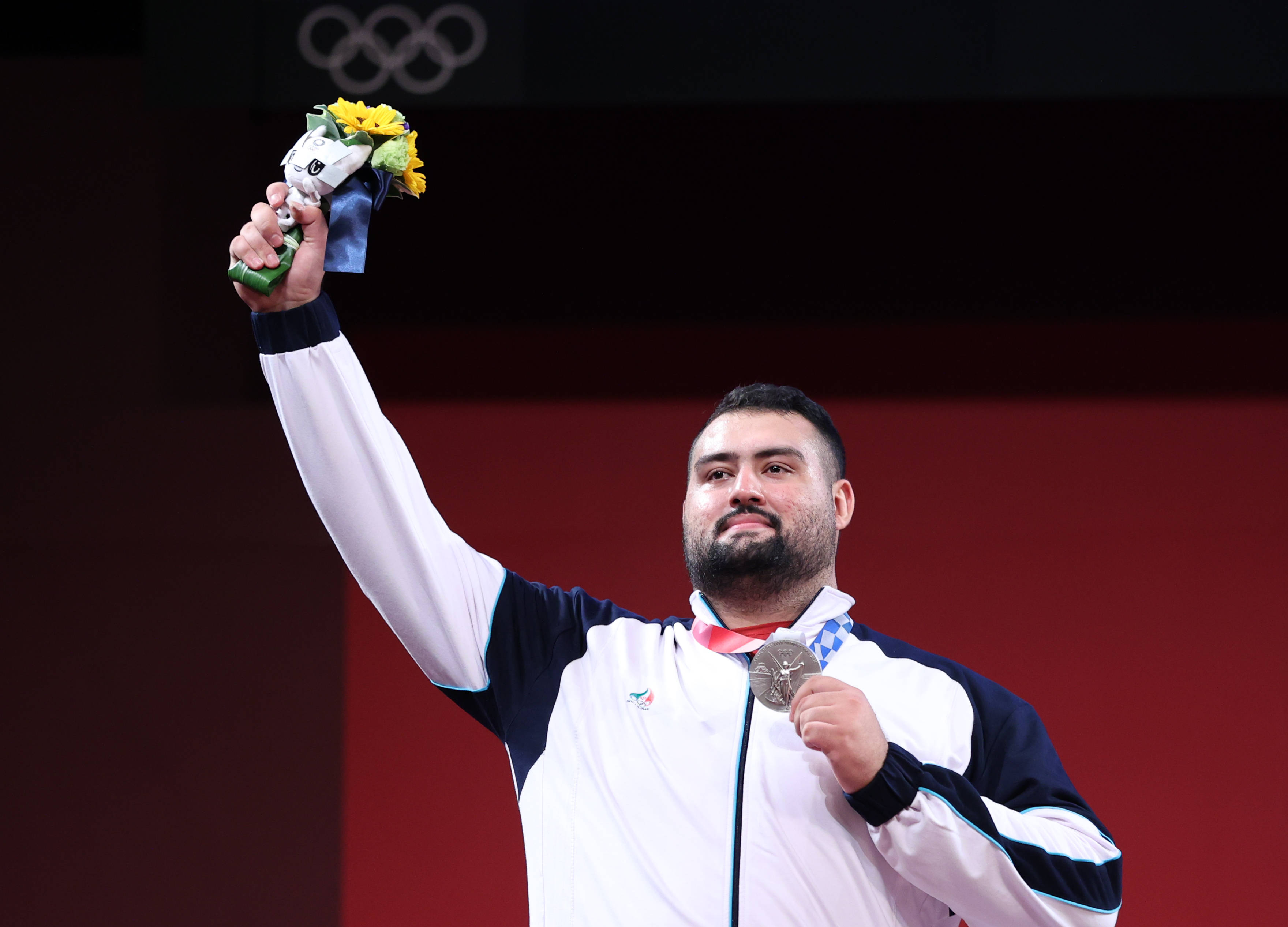 俄罗斯选手在举重比赛中获得金牌 俄罗斯选手在举重比赛中获得金牌