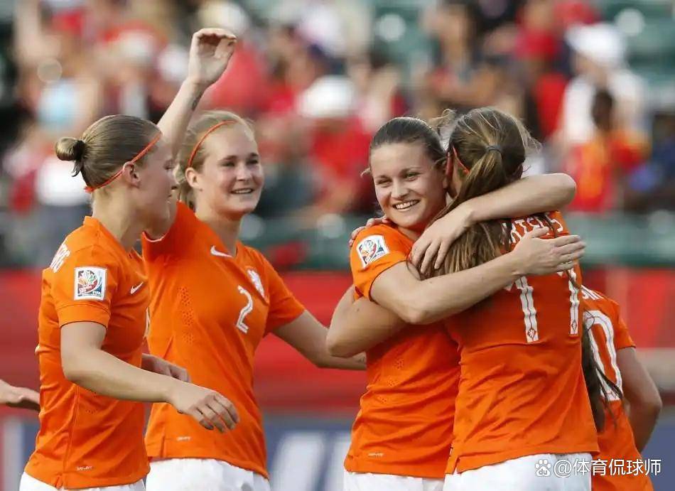 包含荷兰队喜迎胜利,成功晋级下一轮比赛的词条 包含荷兰队喜迎胜利,成功晋级下一轮比赛的词条