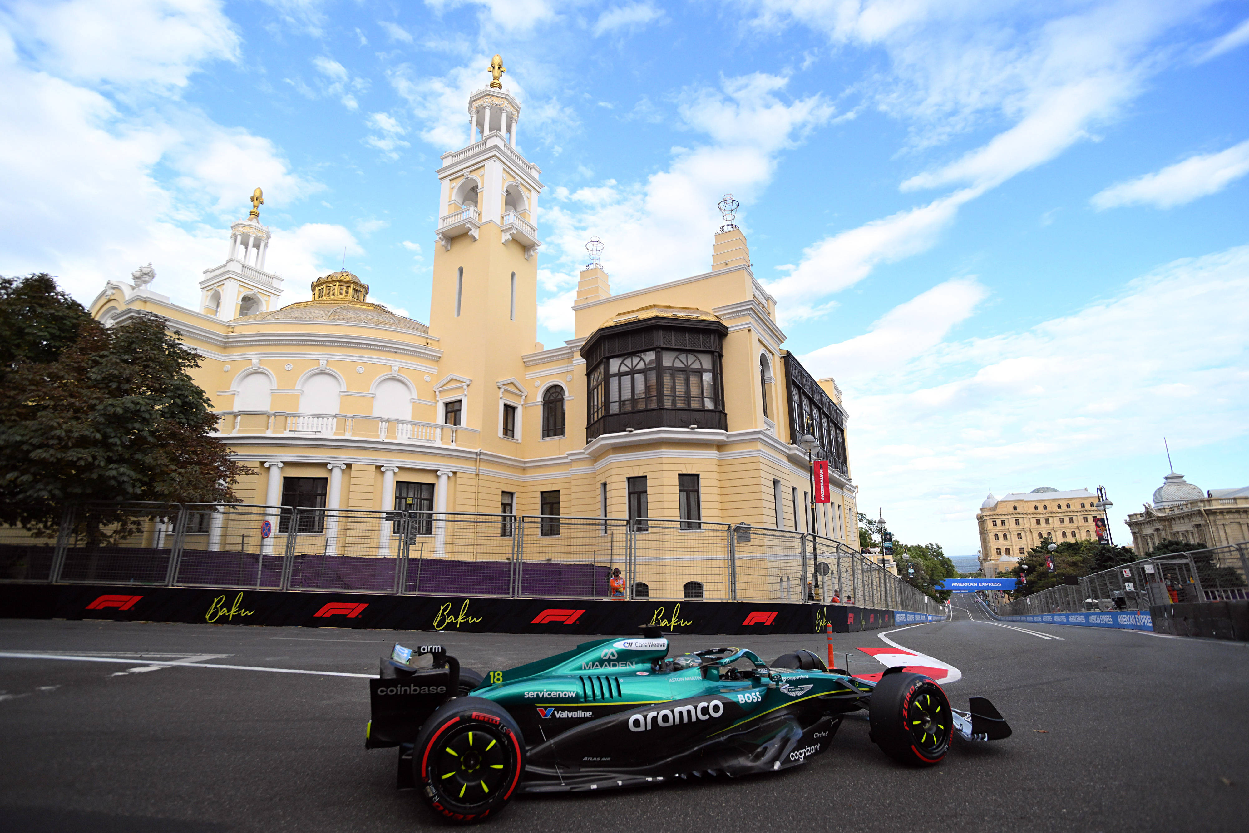 阿斯顿马丁轻取威廉姆斯,汉密尔顿惊艳四座的简单介绍 阿斯顿马丁轻取威廉姆斯,汉密尔顿惊艳四座的简单介绍