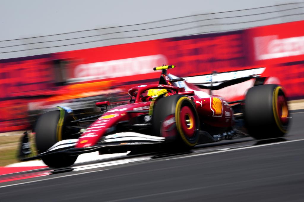 包含迈凯伦翻盘哈斯车队,汉密尔顿高光表现的词条 包含迈凯伦翻盘哈斯车队,汉密尔顿高光表现的词条