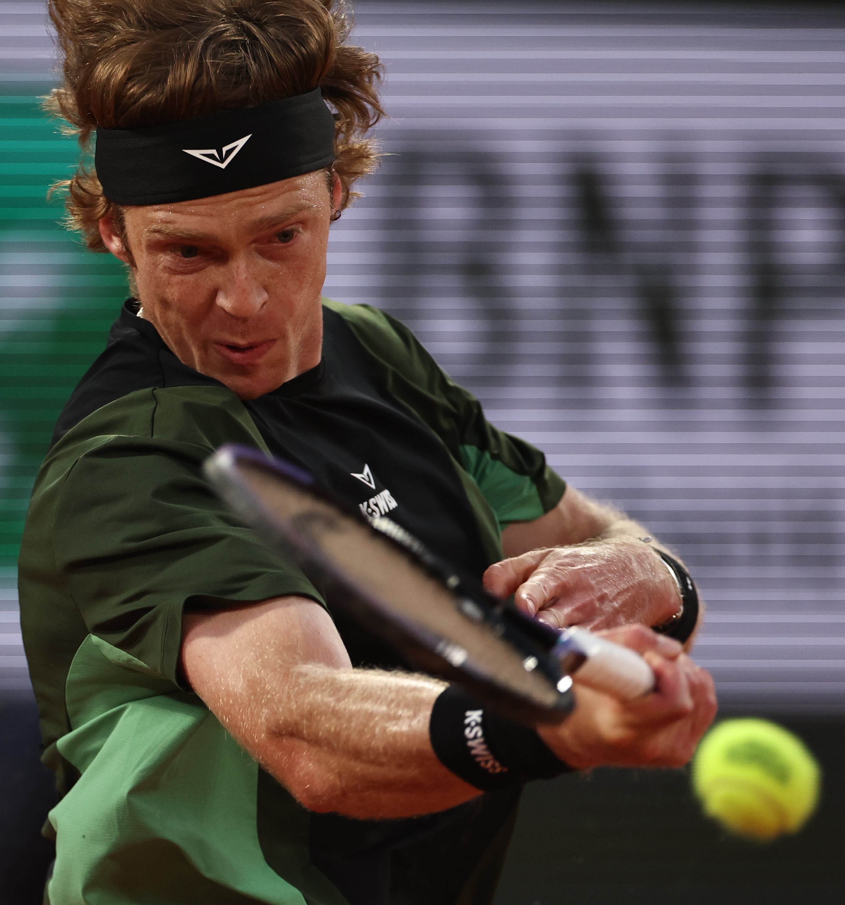 包含澳网险胜法网，辛纳刷新纪录的词条