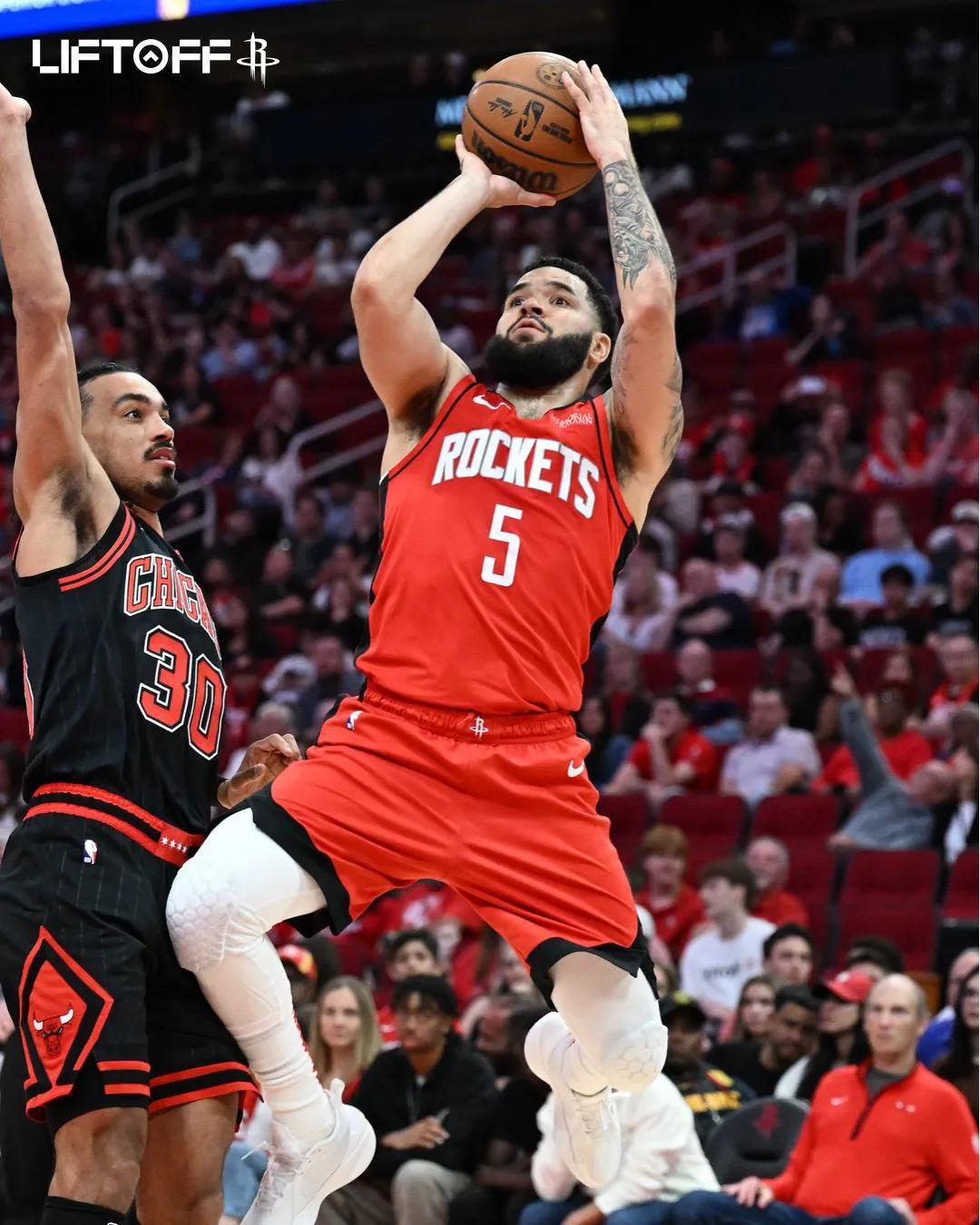 关于山东队轻取公牛，范弗利特状态火热的信息