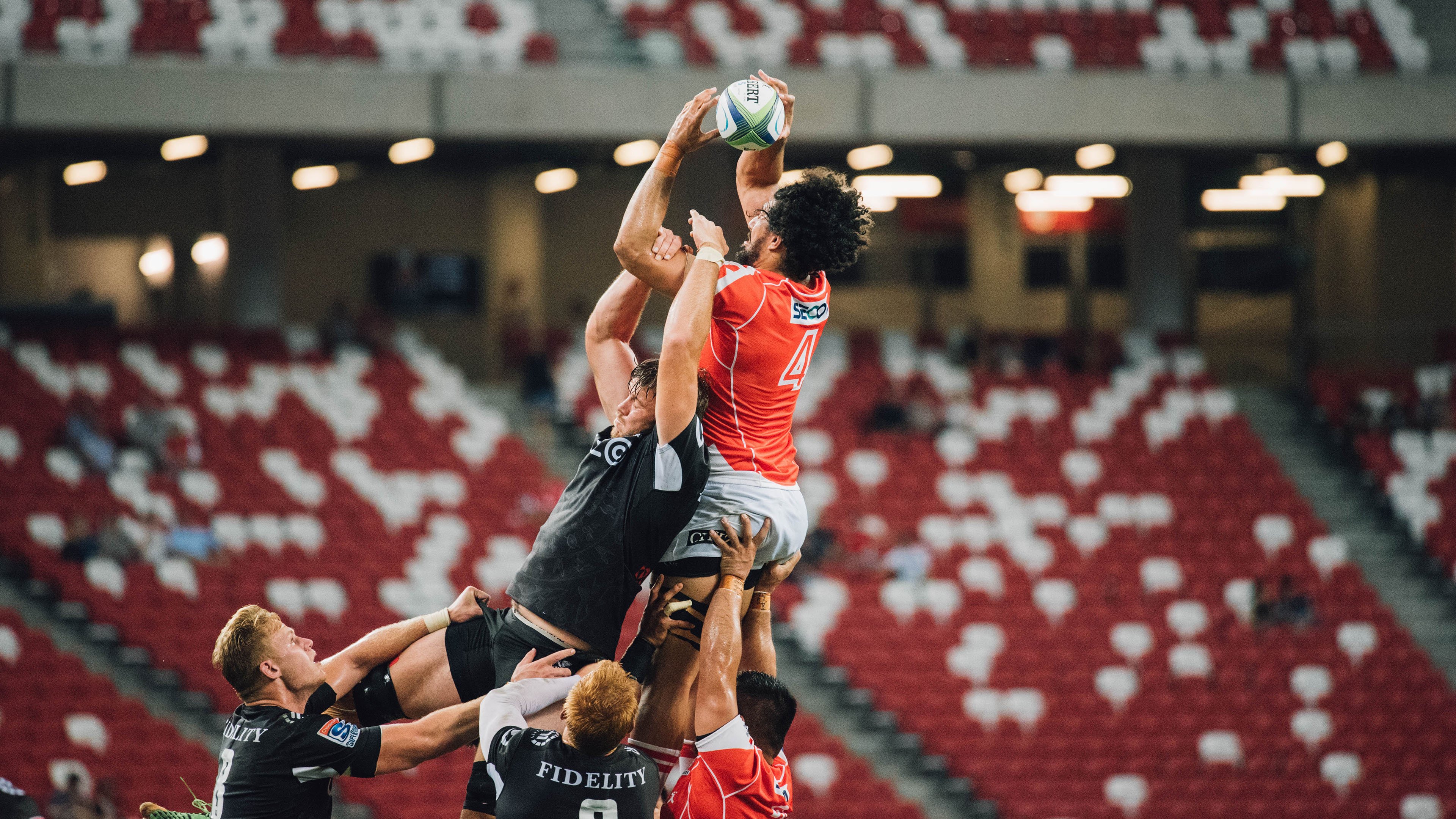 绿茵场上的猛龙掀翻雄鹿，西甲国家德比中的颠覆与传承