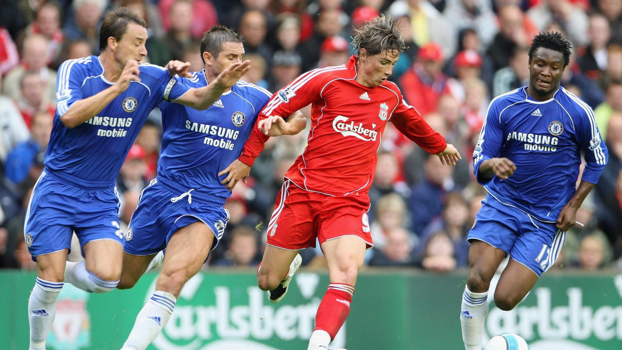 赛道上的骑士,马克西在F1年度争冠战中接管比赛,狂胜火箭队式对手