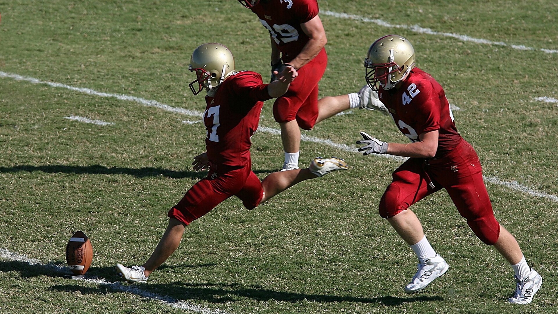逆袭之夜，周冠宇领衔红牛二队史诗翻盘，终结雷诺十年统治
